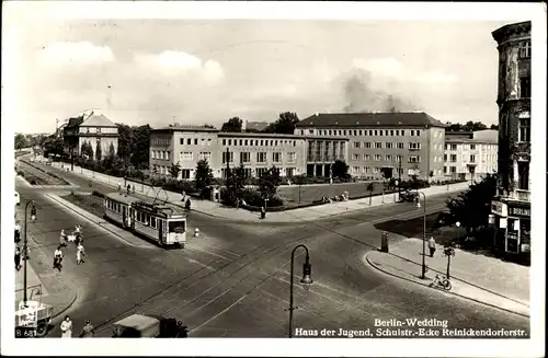 Ak Berlin Wedding, Haus der Jugend, Schulstraße Ecke Reinickendorfer Straße, Straßenbahn Linie 35