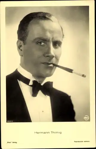 Ak Schauspieler Hermann Thimig, Portrait, Zigarette