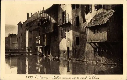 Ak Annecy Haute Savoie, Alte Häuser am Thiou-Kanal