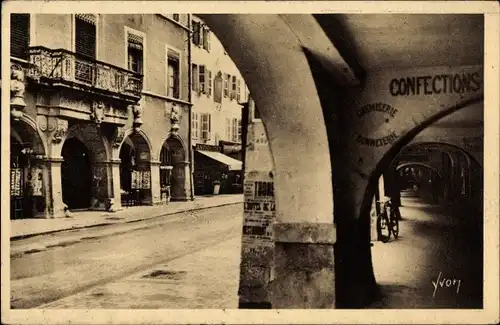 Ak Annecy Haute Savoie, Les Arcades de la Rue Royale