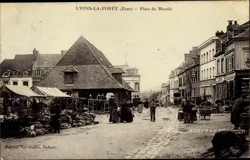 Ak Lyons la Forêt Eure, Place du Marché