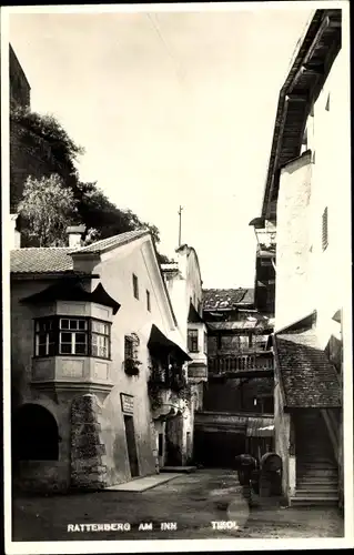 Ak Rattenberg am Inn Tirol, Blick in eine Gasse, Gebäude