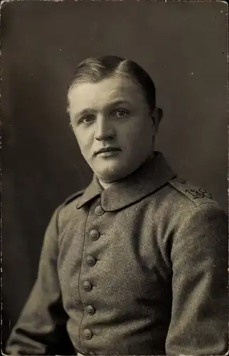 Foto Ak Deutscher Soldat in Uniform, Militär, Portrait