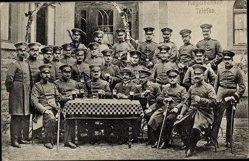 Foto Ak Deutsche Soldaten in Uniformen, Gruppenaufnahme, I WK
