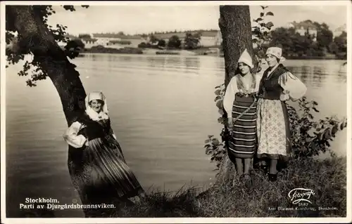 Ak Stockholm Schweden, Parti av Djurgårdsbrunnsviken, Frauen in Landestracht