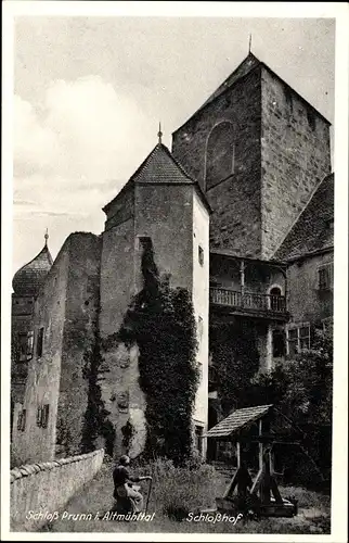 Ak Prunn Riedenburg, Schloss Prunn im Altmühltal, Schlosshof