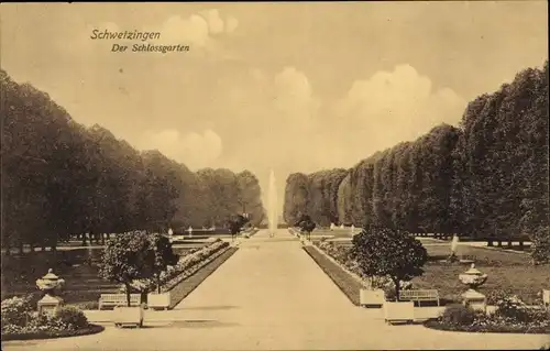 Ak Schwetzingen in Baden, Schlossgarten, Sitzbänke, Fontäne