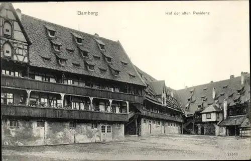 Ak Bamberg in Oberfranken, Hof der alten Residenz