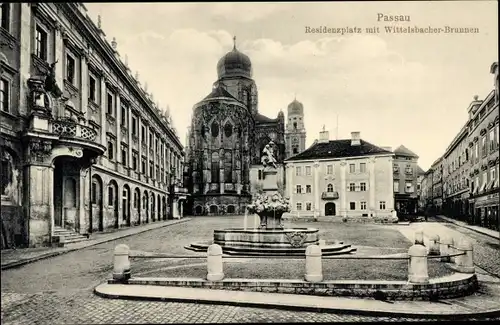 Ak Passau in Niederbayern, Residenzplatz, Wittelsbacher-Brunnen