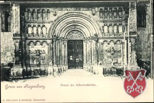 Ak Regensburg an der Donau Oberpfalz, Schottenkirche, Portal, Wappen