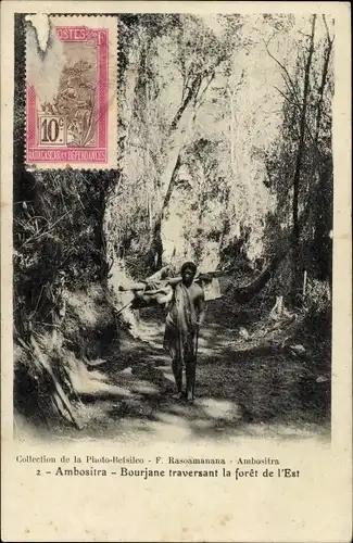 Ak Ambositra Madagaskar, Bourjane durchquert den Ostwald