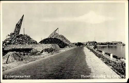 Ak Lelystad Flevoland Niederlande, Zuiderzee-Werk, Materiallagerung in der Nähe von Lelystad