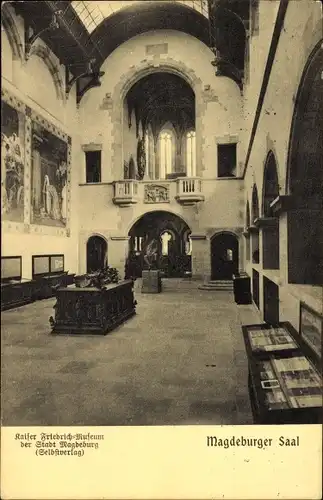 Ak Magdeburg an der Elbe, Kaiser Friedrich Museum, Saal, Statue