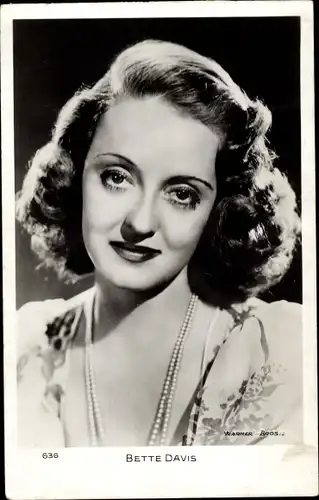 Ak Schauspielerin Bette Davis, Portrait