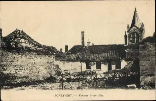 Ak Pontavert Aisne, Gefeuerte Bauernhöfe