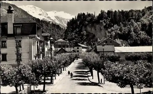 Ak Le Fayet Saint Gervais les Bains Haute Savoie, Avenue de la Gare, Dome de Miage