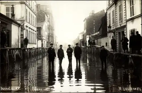 Ak Paris XVVaugirard, Überschwemmungen 1910, Straßenansicht