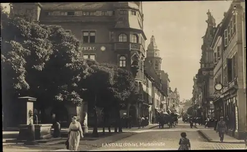 Ak Landau in der Pfalz, Marktstraße, Apotheke, Geschäfte, Brunnen