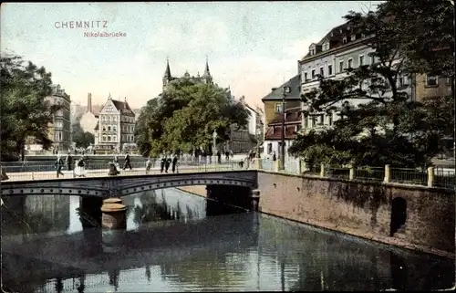 Ak Chemnitz in Sachsen, Nikolaibrücke, Passanten
