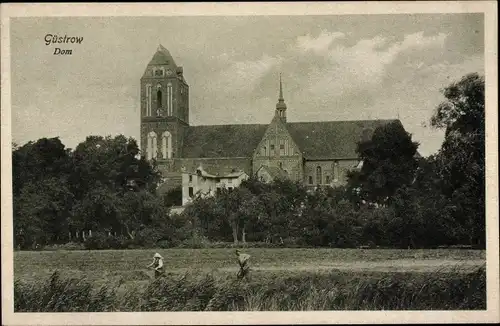 Ak Güstrow in Mecklenburg, Dom, Erntearbeiter