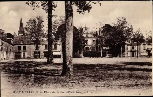 Ak La Flèche Sarthe, Place de la Sous-Präfektur