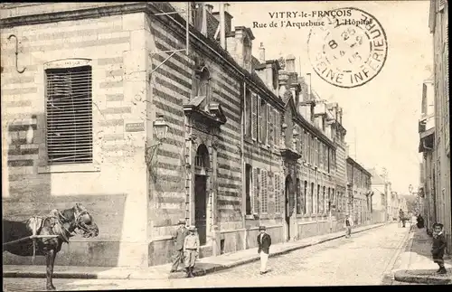 Ak Vitry le François Marne, rue de l'Arquebuse, l'Hopital