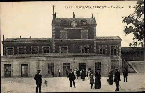 Ak Maisons-Alfort Val de Marne, der Bahnhof
