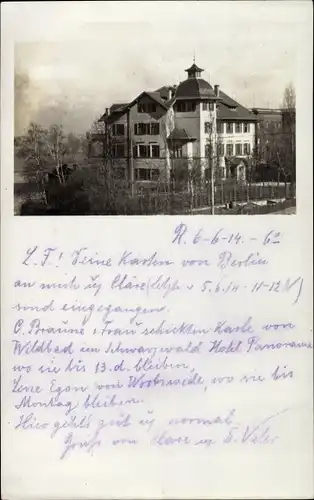 Foto Ak Riesa an der Elbe Sachsen ?, Blick auf eine Villa