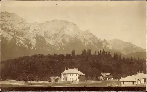Foto Ak Busteni Große Walachei Rumänien, Gesamtansicht, Bergspitze