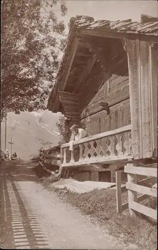 Foto Ak Champery Kanton Wallis, Wohnhaus, Terrasse