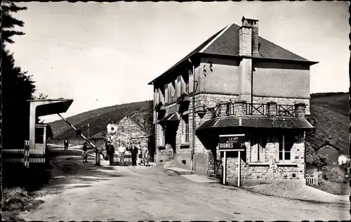 Ak Fumay Ardennes, Poste de douane et route de Belgique