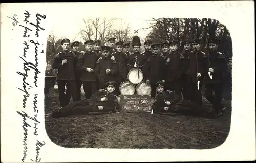 Foto Ak Deutsche Soldaten in Uniformen, Gruppenaufnahme