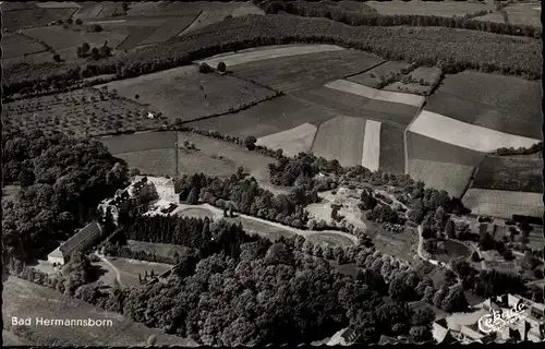 Ak Pömbsen Bad Driburg in Westfalen, Bad Hermannsborn, Luftbild