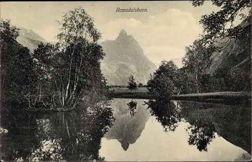 Ak Romsdal Norwegen, Romsdalshorn, Blick zum Berg, Fluss