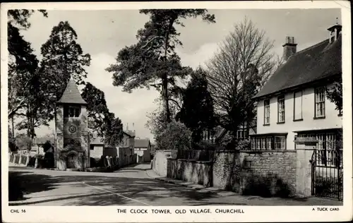 Ak Somerset England, The Clock Tower, altes Dorf, Churchill