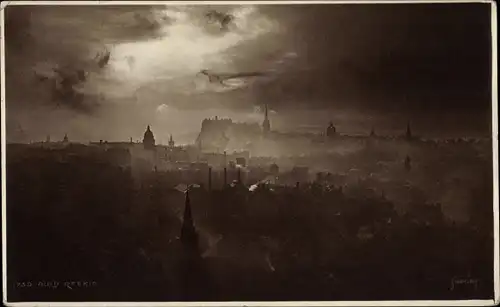 Ak Edinburgh Schottland, Atmospheric skyline of Edinburgh, Scotland - The Auld Reekie