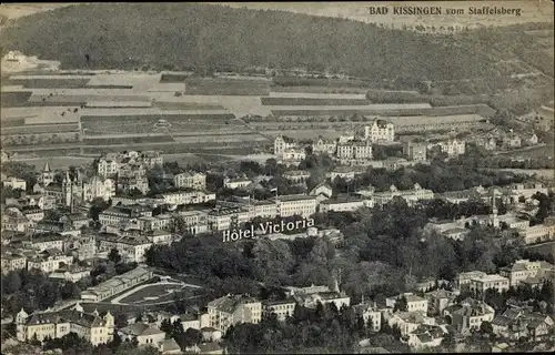 Ak Bad Kissingen Unterfranken Bayern, Gesamtansicht, Hotel Victoria, Blick vom Staffelsberg