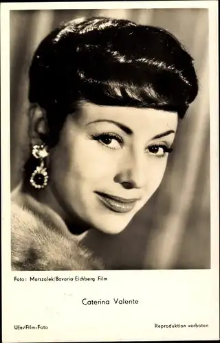 Ak Schauspielerin Caterina Valente, Portrait