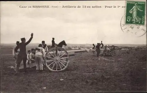 Ak Sissonne Aisne, Camp de Sissonne, Artillerie de 75en action