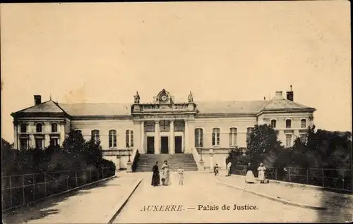 Ak Auxerre Yonne, Justizpalast