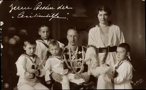 Ak Cecilienhilfe, Kronprinzessin Cecilie von Preußen, Kronprinz Wilhelm, Söhne, Teddybär