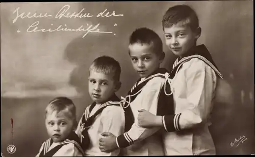 Ak Söhne des Kronprinzenpaares, Prinz Wilhelm, Louis Ferdinand, Hubertus, Friedrich, Cecilienhilfe