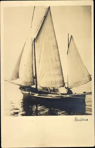 Foto Ak Segelboot auf dem Wasser