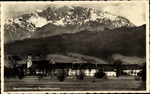 Ak Benediktbeuern in Oberbayern, Ortsansicht mit Benediktinerwand