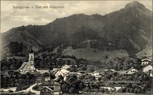 Ak Lenggries in Oberbayern, Blick über den Ort auf Geierstein, Kirchturm