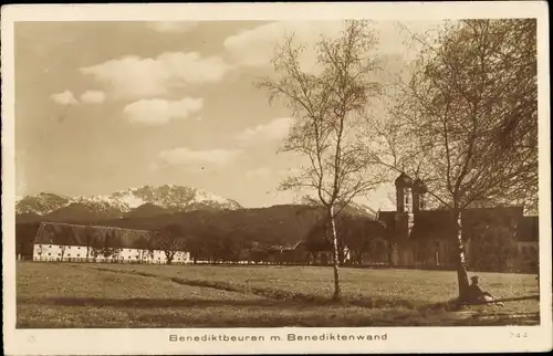 Ak Benediktbeuern in Oberbayern, Blick auf Ort, Benediktenwand