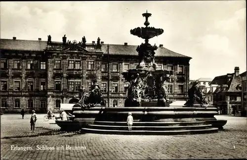 Ak Erlangen in Mittelfranken Bayern, Schloss mit Brunnen