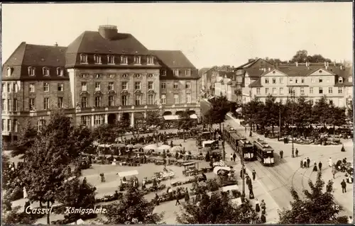 Ak Kassel in Hessen, Königsplatz, Straßenbahn, Marktstände