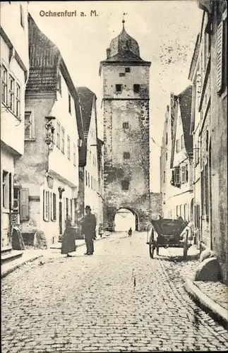 Ak Ochsenfurt am Main Unterfranken, Straßenansicht, Turm, Torbogen