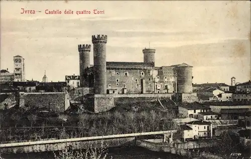 Ak Ivrea Piemont, Castello Quattro Torri